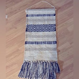 Very well made! It’s beautiful but it didn’t work with what I bought it for.